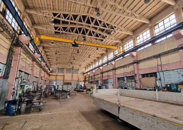 NEWDAY | NA PREDAJ funkčný a udržiavaný výrobný areál | 2400 m2 vnútorná rozloha | 5500 m2 pozemok | Priemyselný park – Bošany