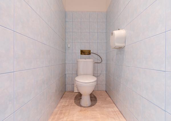 NEWDAY | NA PRENÁJOM kancelárske priestory na prízemí (samostatný vstup) |  208 m2 | bývalá budova Honeywellu | industriálny park na Nitrianskej ceste - Partizánske