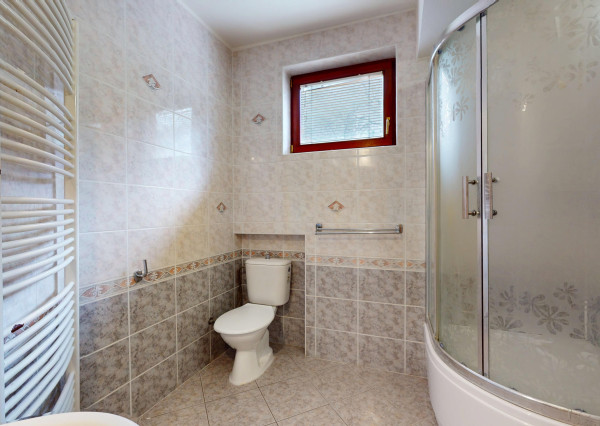 NEWDAY | NA PREDAJ 25-ročný rodinný dom s 2 bytovými jednotkami | 358 m2 úžitková plocha | 420 m2 pozemok | Partizánska - Trenčianske Teplice