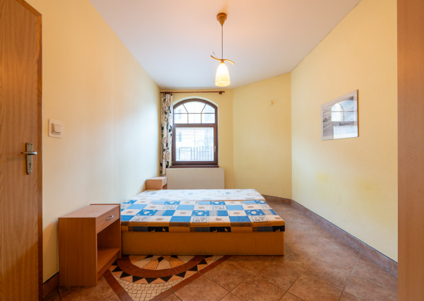 NEWDAY | NA PREDAJ 25-ročný rodinný dom s 2 bytovými jednotkami | 358 m2 úžitková plocha | 420 m2 pozemok | Partizánska - Trenčianske Teplice