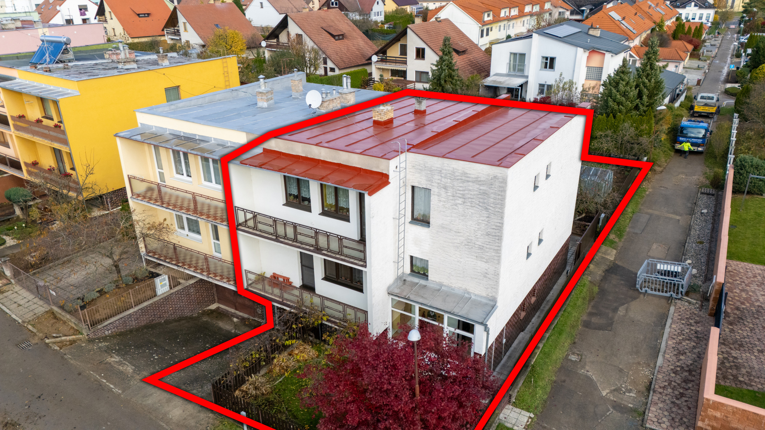 NEWDAY | NA PREDAJ priestranný 5-izbový podpivničený rodinný dom | 265 m2 úžitková plocha | 409 m2 pozemok | A. Sládkoviča - Nová Dubnica